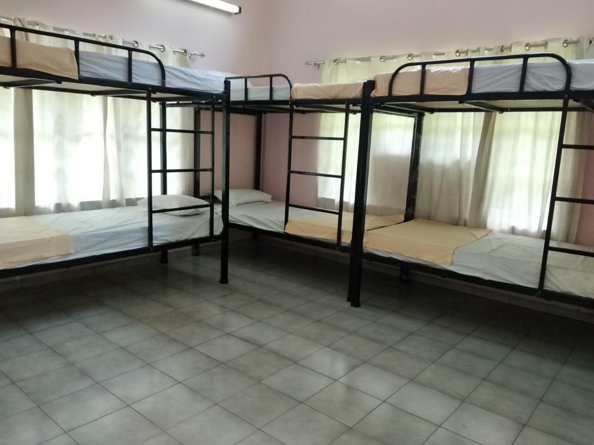 Gibbon Backpackers Hostel Guwahati Dış mekan fotoğraf