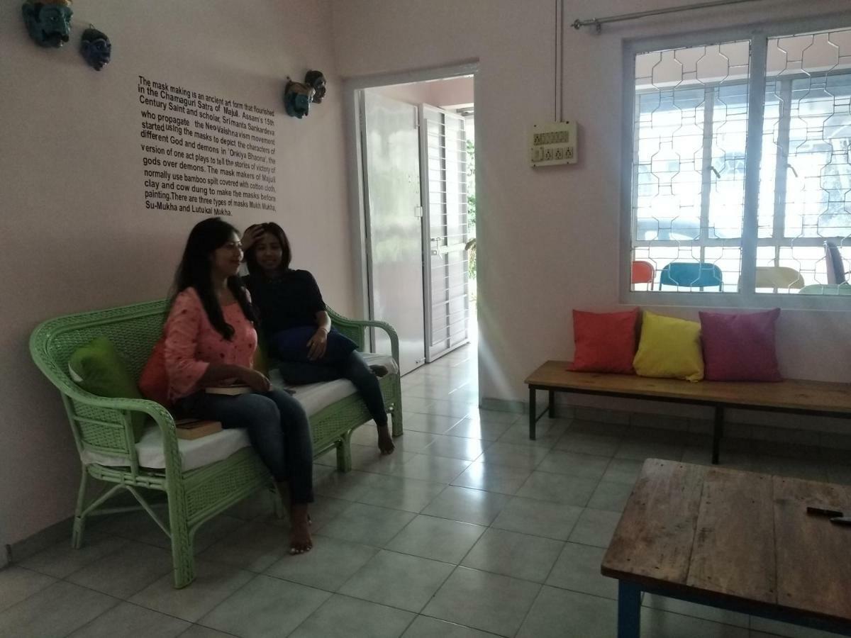 Gibbon Backpackers Hostel Guwahati Dış mekan fotoğraf