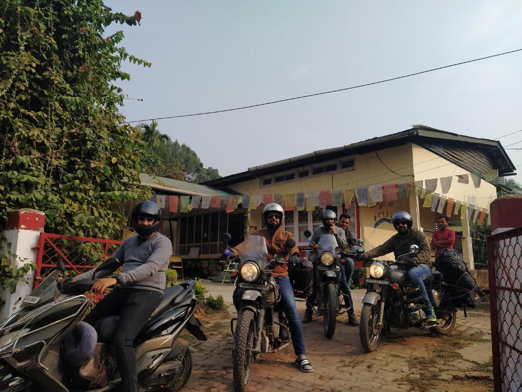 Gibbon Backpackers Hostel Guwahati Dış mekan fotoğraf