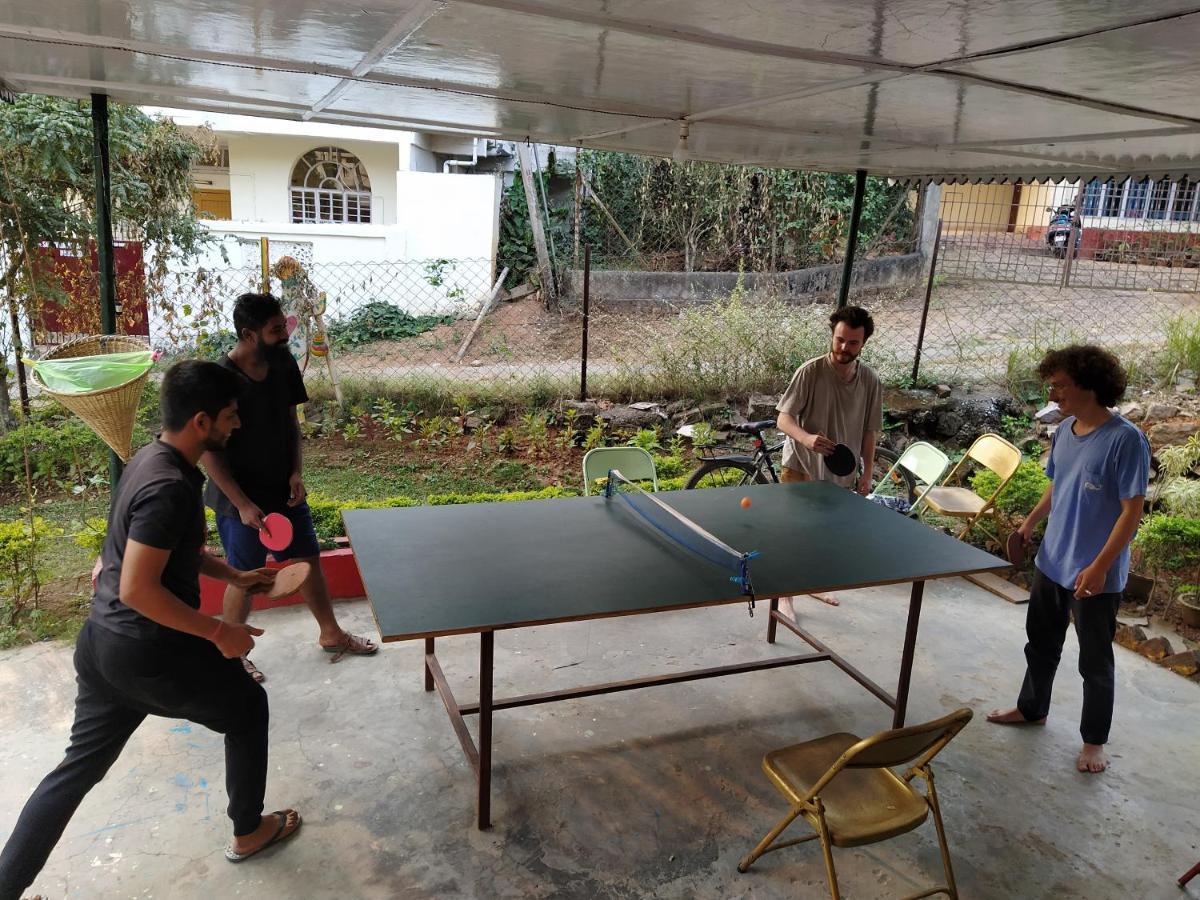 Gibbon Backpackers Hostel Guwahati Dış mekan fotoğraf